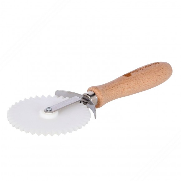 https://www.tagliapasta.com/1136-medium_default/pizza-cookies-and-pies-cutter-with-plastic-steel-toothed-blade-88mm.jpg