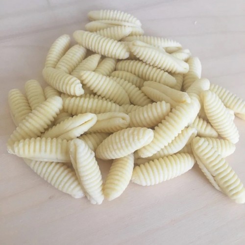 BakeDeco Cavatelli Maker with Nonstick Coating and Wooden Rollers